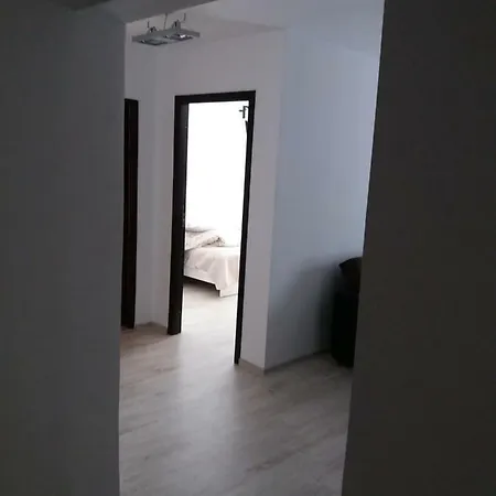 Mario Regim Hotelier *